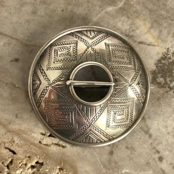 VTG 813H Silver Finland Kultateollisuus Ky Modernist 1.55" Round Domed Brooch - Picture 11 of 16